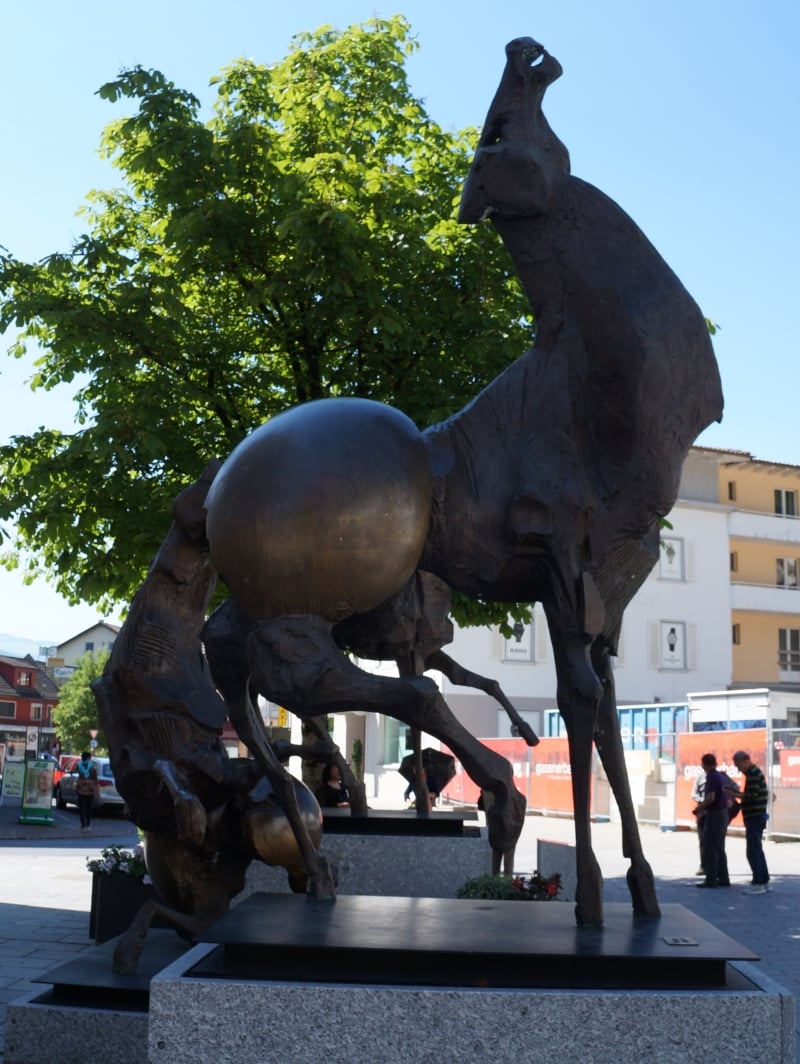 Staty av en häst