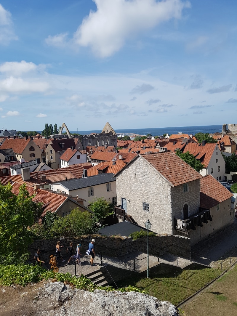 Utsikt över hus och hav